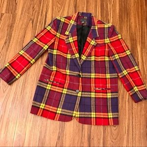 Women’s super cute plaid blazer